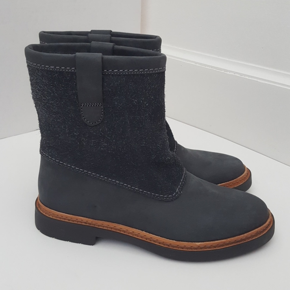 Clarks Trace Fern Dark Gray Combi leather pull on boots